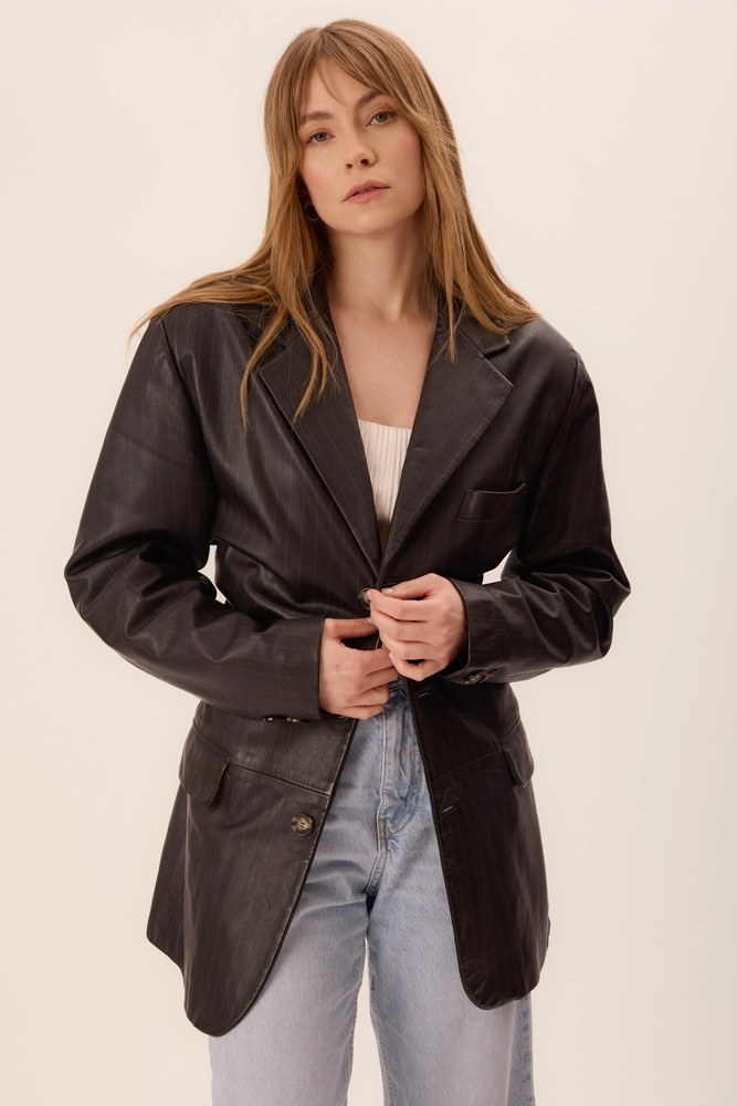 LONG BLACK FITTED STRIPED LEATHER JACKET