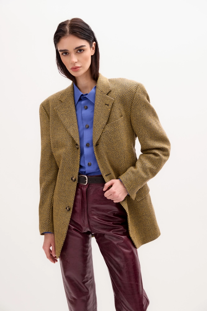 LONG MUSTARD JACKET MODEL No4