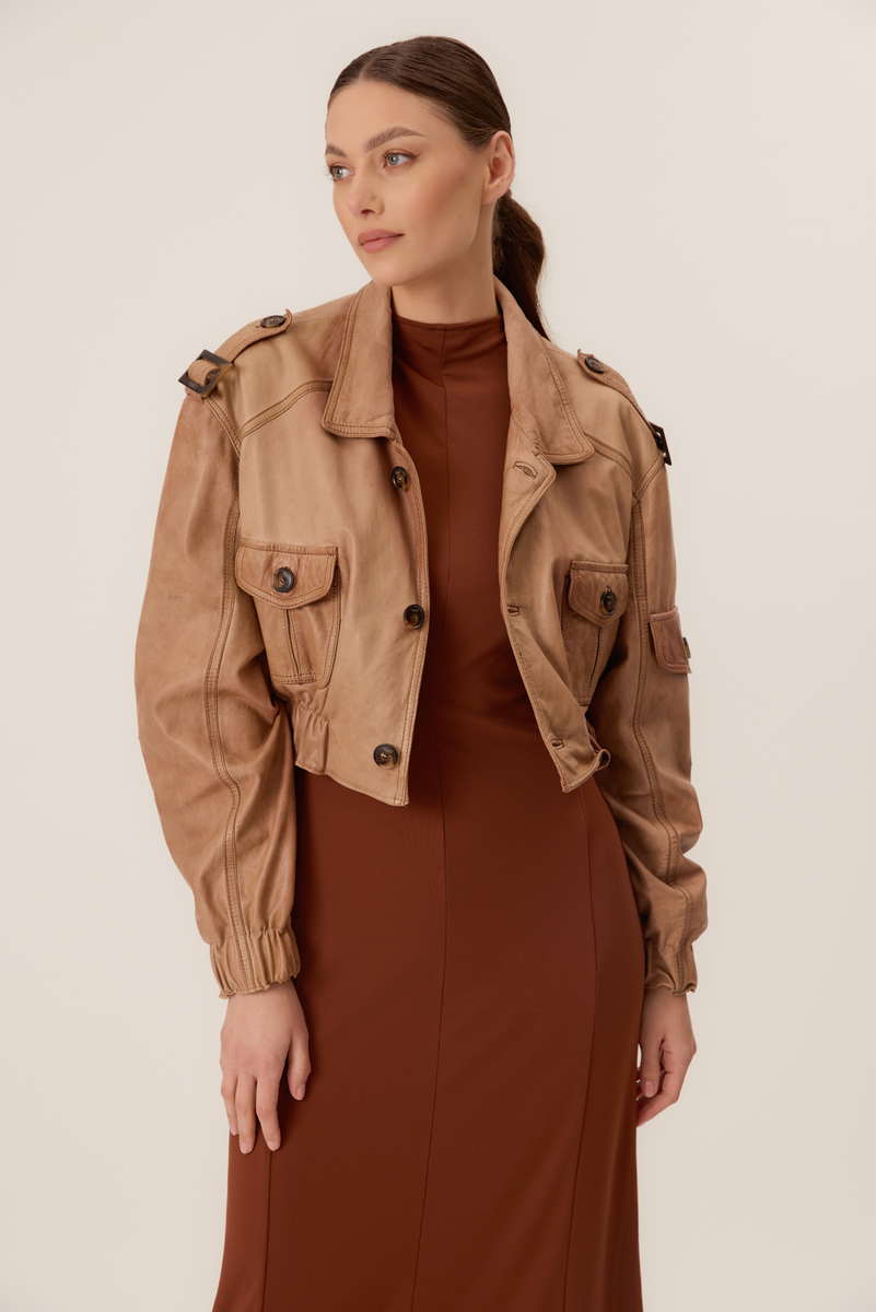 BEIGE SHORT LEATHER JACKET WITH POCKETS IN BOMBER CUT