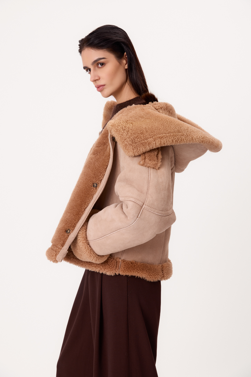 SHORT BEIGE NATURAL SHEEPSKIN COAT WITH HOOD