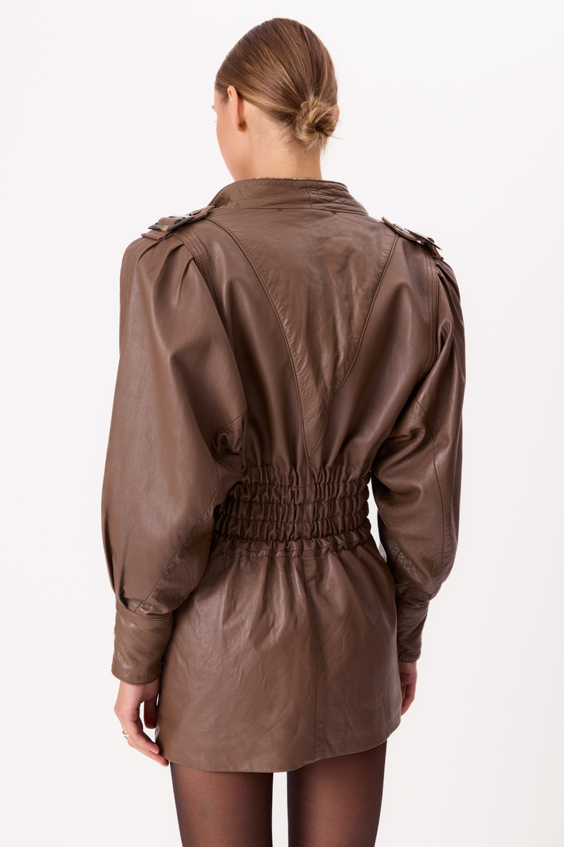 LONG LIGHT BROWN FITTED DRESS-CUT LEATHER JACKET