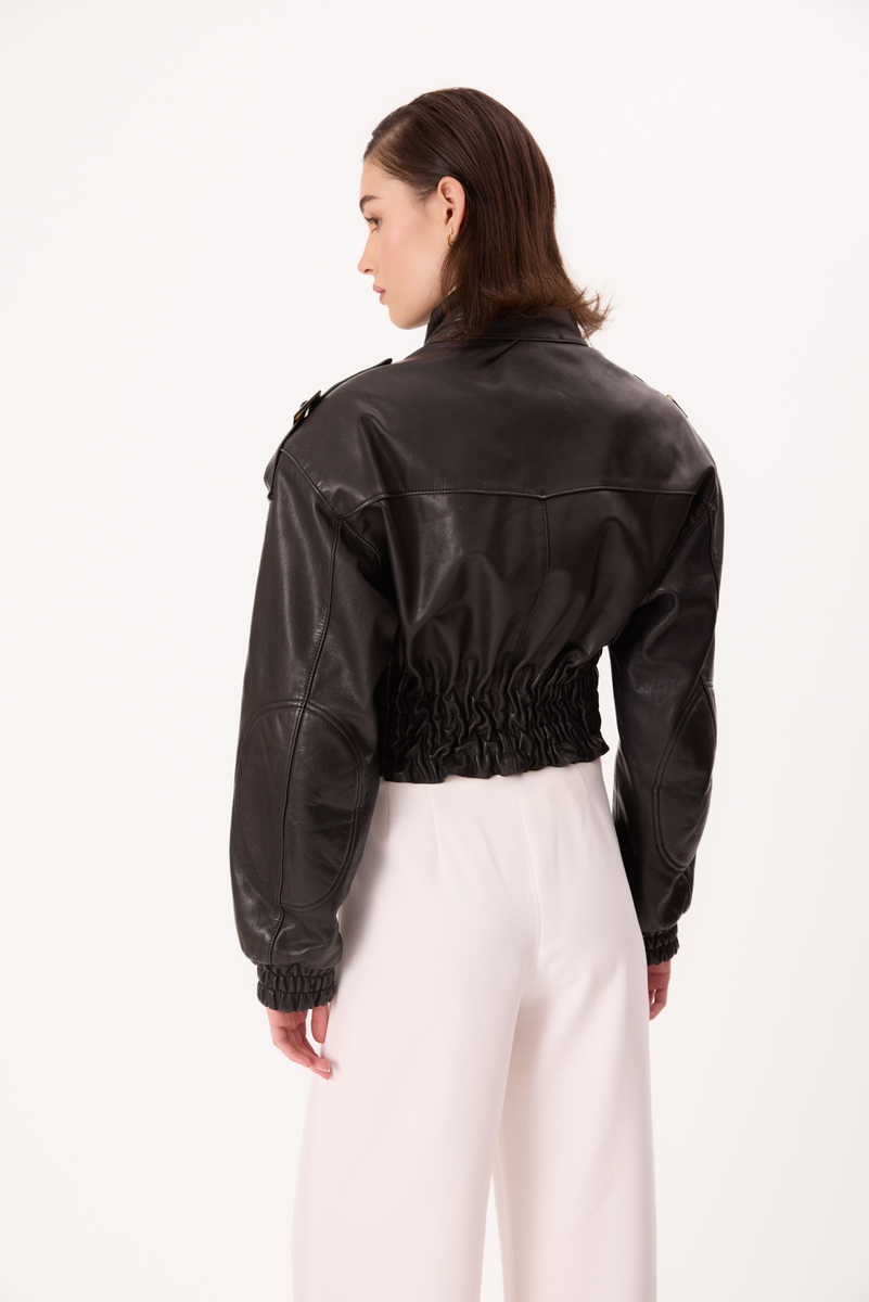 CZARNA SKÓRZANA RAMONESKA W KROJU BOMBER