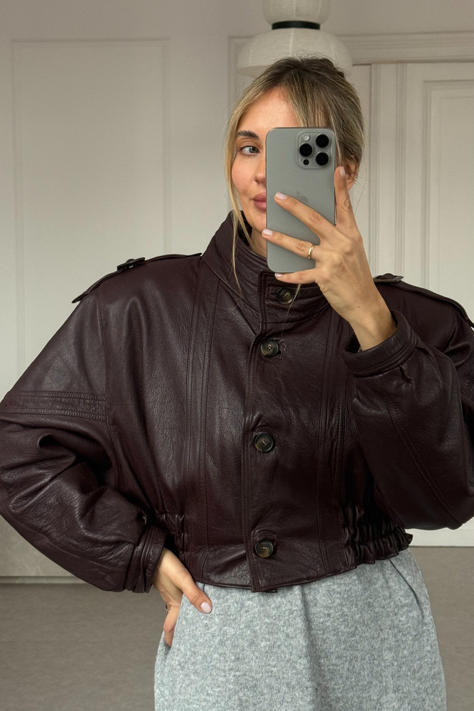 KRÓTKA BRĄZOWA TALIOWANA SKÓRZANA RAMONESKA