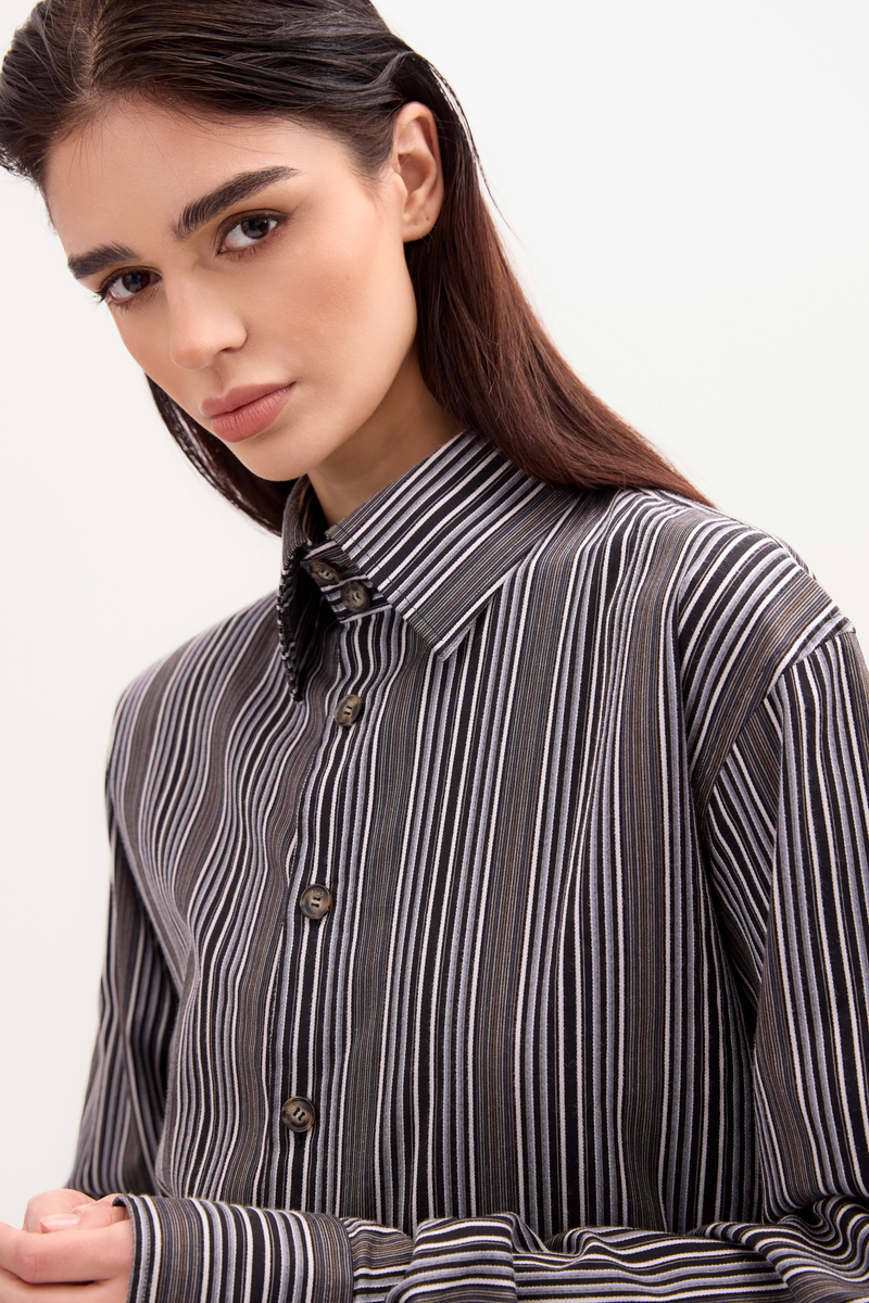 GREY SHIRT WITH STRIPES WITH STRONG ARMS AND DETACHABLE CUSHIONS