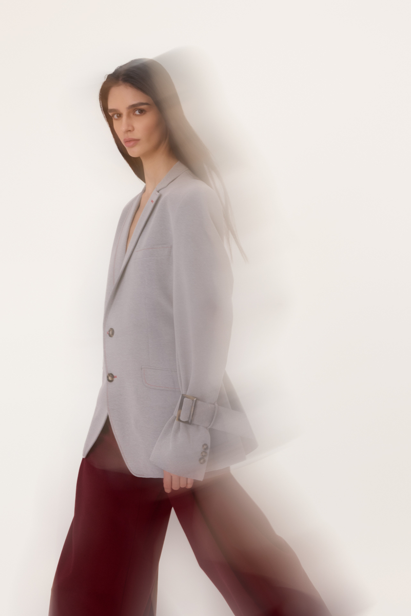 LONG GRAY SMOOTH PETITE JACKET WITH ADJUSTABLE WAIST AND BUCKLES MODEL No6
