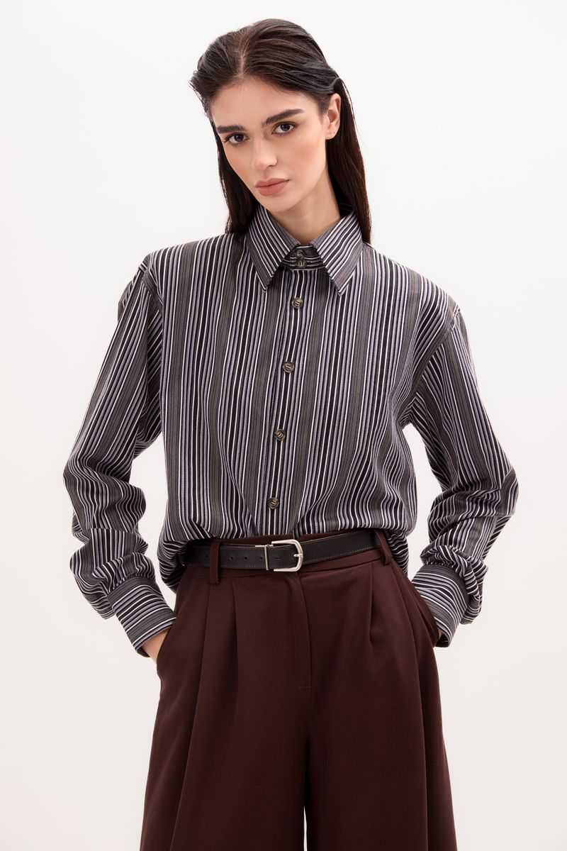 GREY SHIRT WITH STRIPES WITH STRONG ARMS AND DETACHABLE CUSHIONS