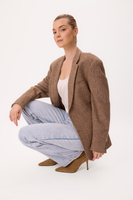 LONG LIGHT BROWN SLIM-TAIL BLAZER WITH A HERRINGBONE PATTERN