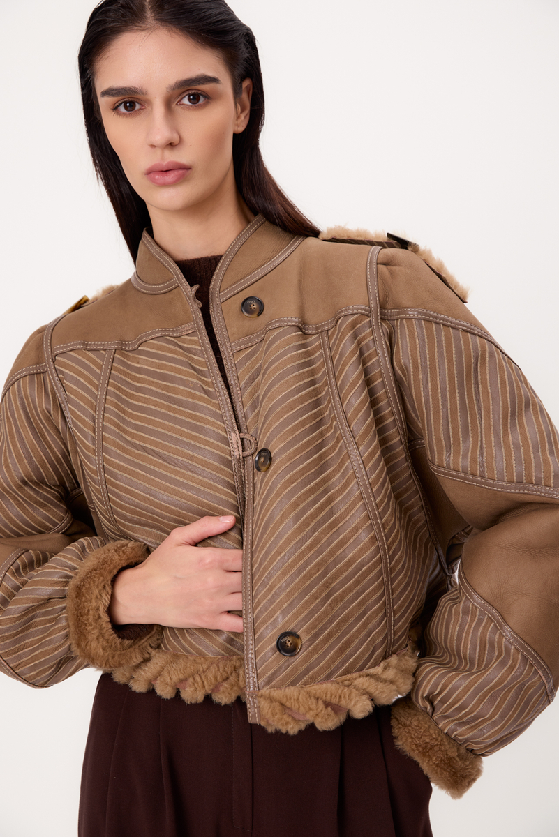 SHORT BEIGE NATURAL SHEEPSKIN WITH STRIPES