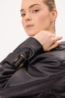 SHORT WAISTED BLACK LEATHER JACKET MADE OF SMOOTH GLITTERING LEATHER