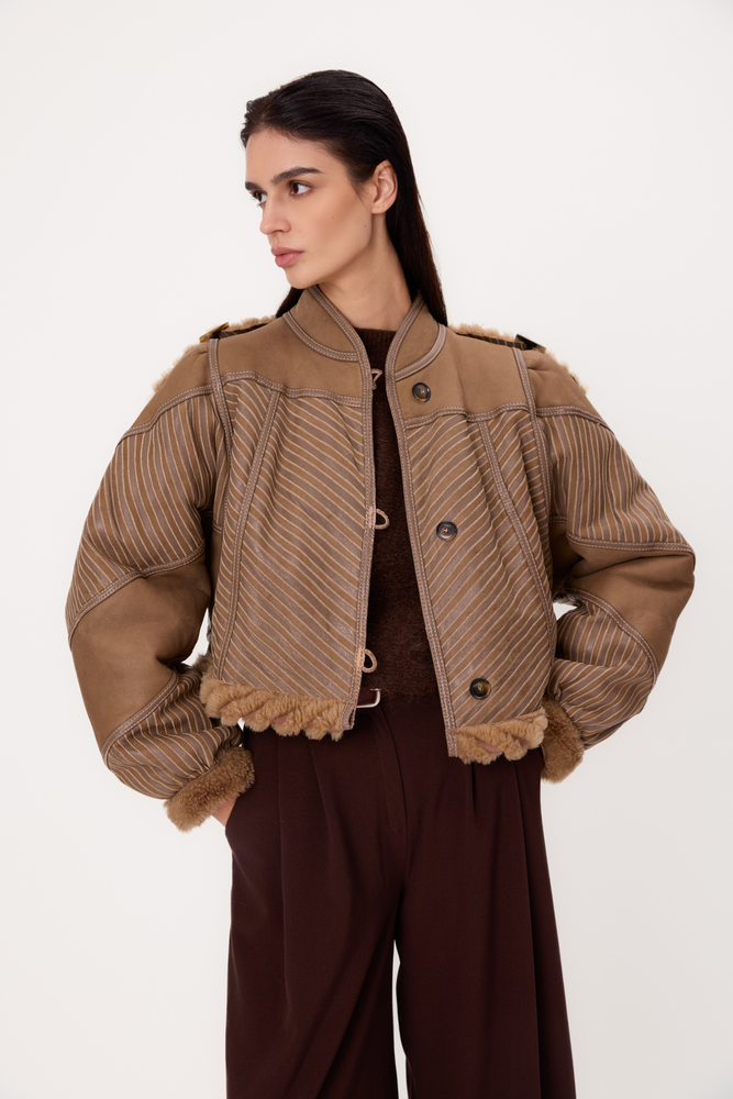 SHORT BEIGE NATURAL SHEEPSKIN WITH STRIPES
