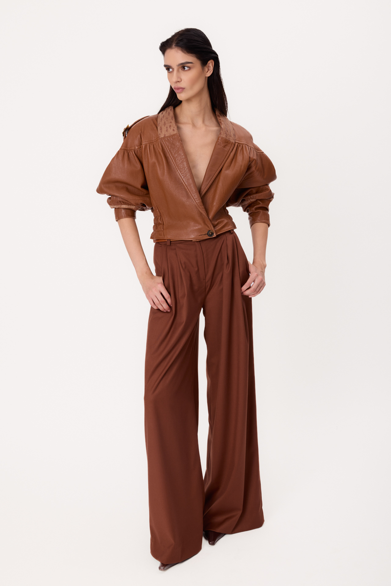 SHORT BROWN WAISTED PETITE BROWN LEATHER JACKET WITH DECORATIVE COLLAR