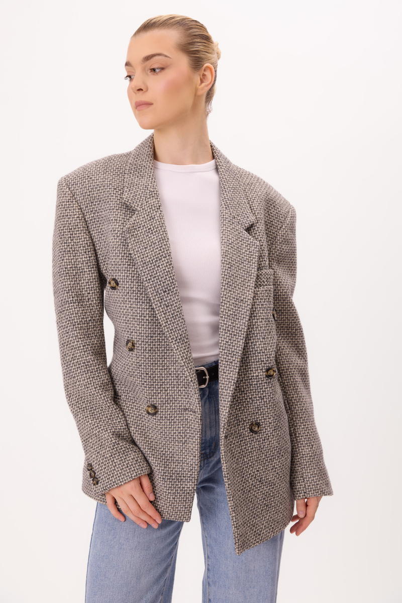 LONG LIGHT GRAY SLIM WAISTCOAT IN A THICK WEAVE