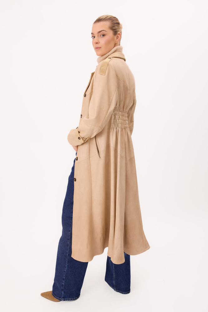 LONG BEIGE LEATHER TAPERED WAIST MAXI COAT WITH EPADS