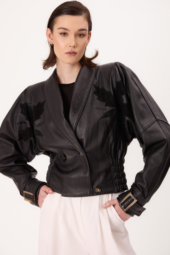 CZARNA SKÓRZANA KURTKA Z TŁOCZENIEM VINTAGE