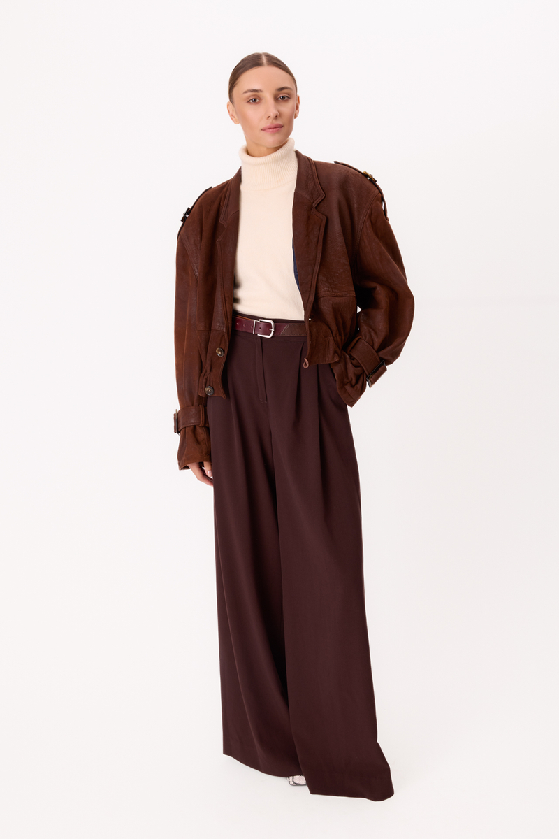 BRĄZOWA ZAMSZOWA KURTKA SKÓRZANA Z KLAMRAMI