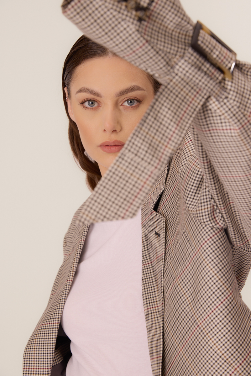 LIGHT BEIGE JACKET MODEL No 5 WITH SMALL COLOURED CHECK