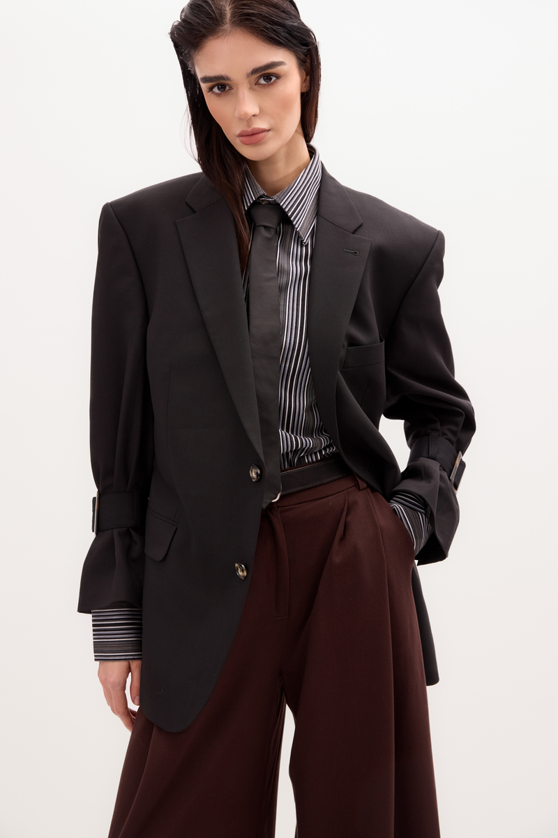 BLACK SLIM FIT BLAZER WITH BUCKLES MODEL No6