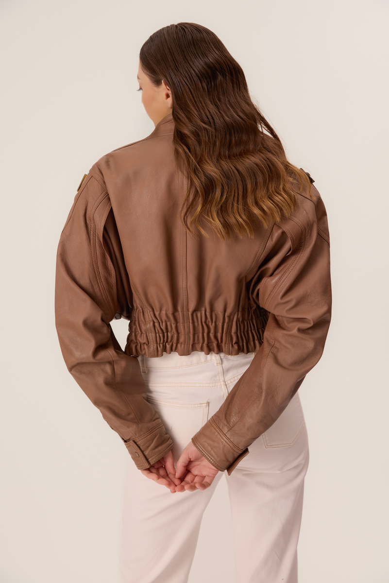 BROWN FITTED LEATHER JACKET WITH EPADS