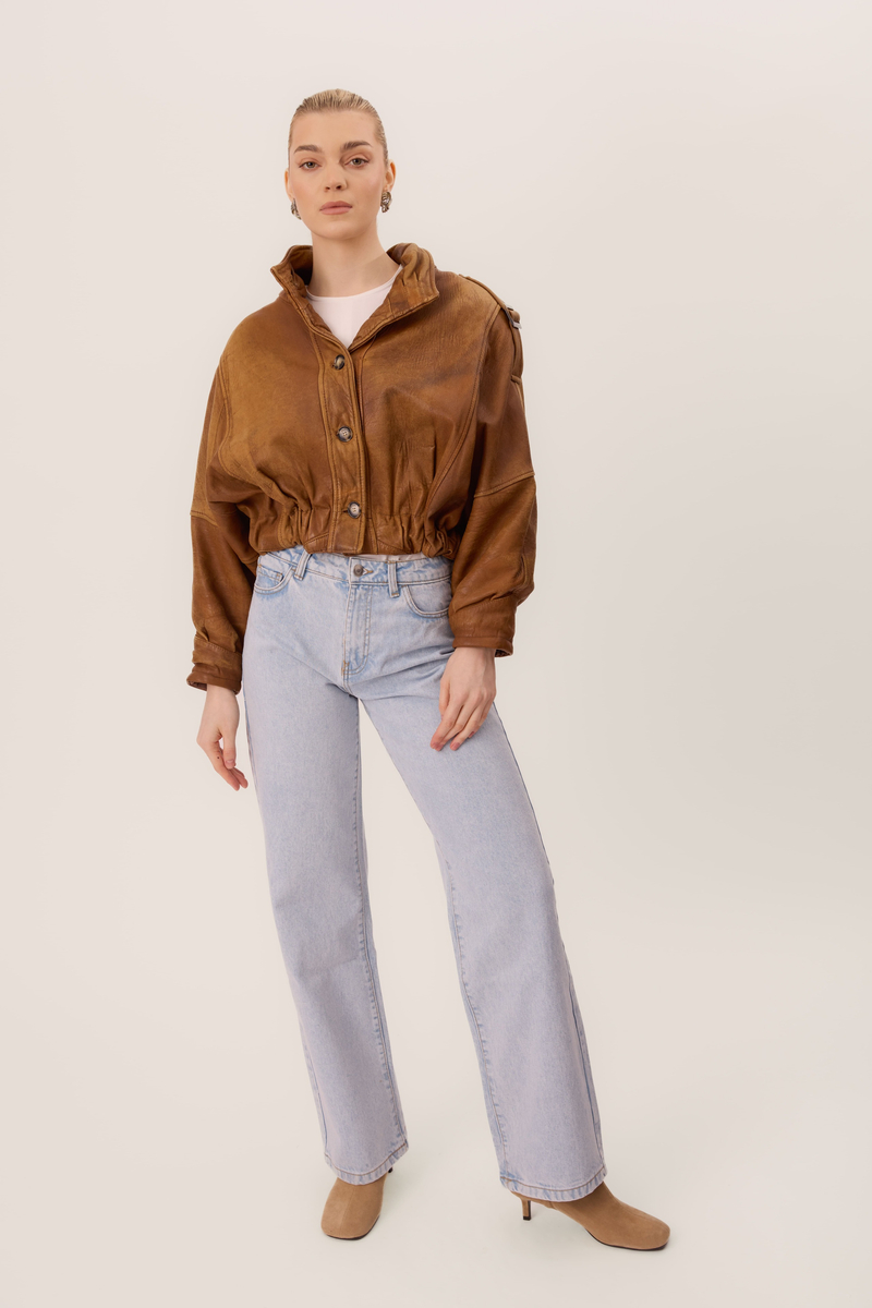 SHORT LIGHT BROWN FITTED LEATHER JACKET WITH EPADS