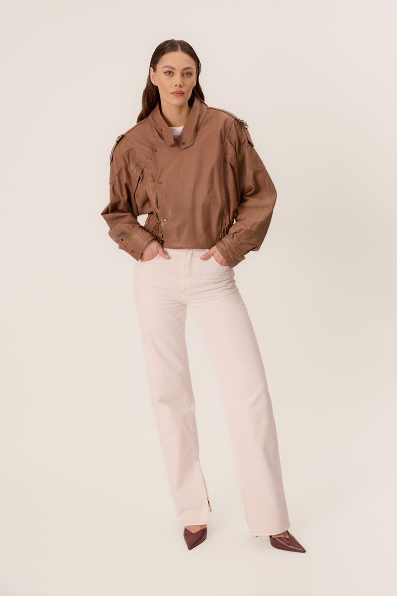 BROWN FITTED LEATHER JACKET WITH EPADS