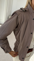 SHORT GRAY ADJUSTABLE WAIST LEATHER JACKET WITH WIDE SHOULDER