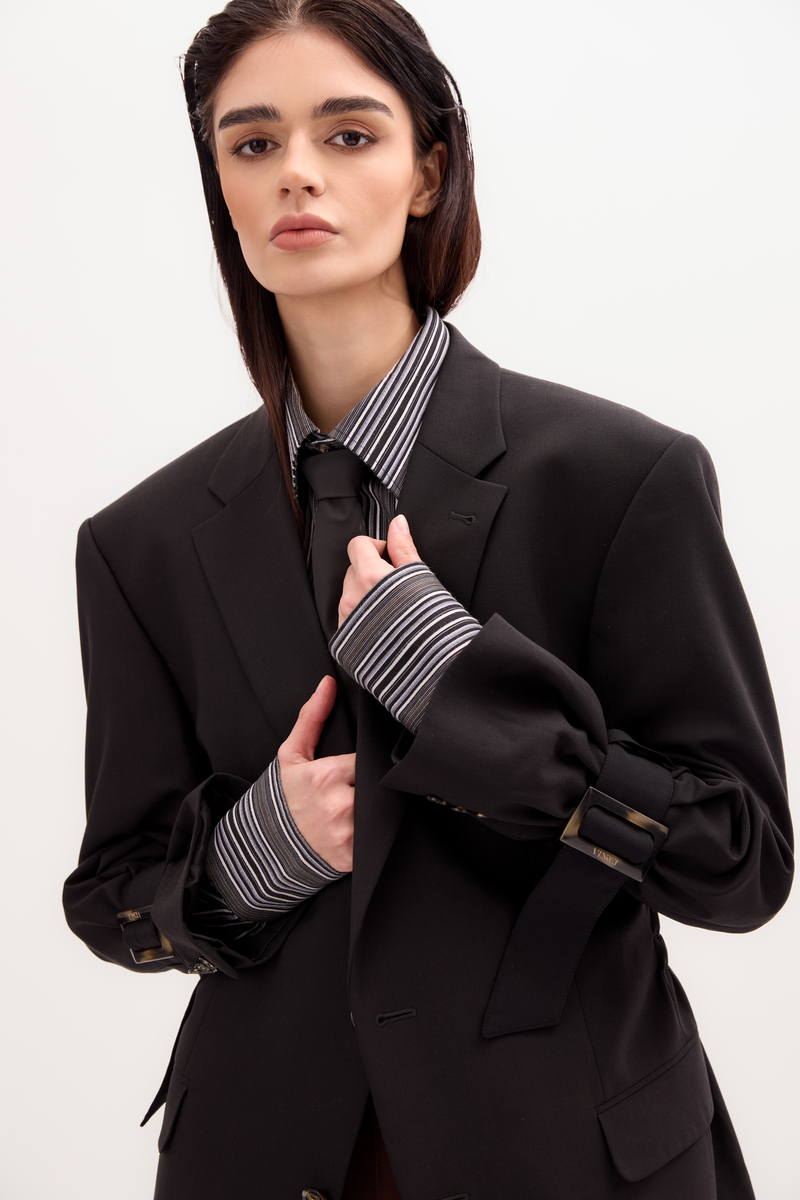 BLACK SLIM FIT BLAZER WITH BUCKLES MODEL No6