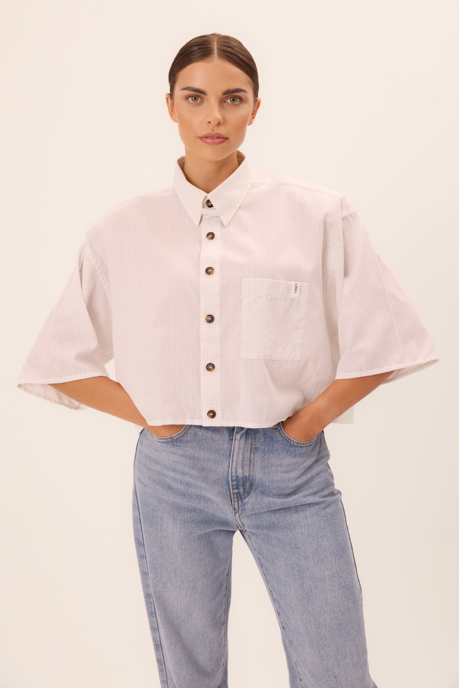 WHITE SHORT OVERSIZED SHIRT WITH A DELICATE CHECKERED PATTERN WITH WIDE DETACHABLE SHOULDER
