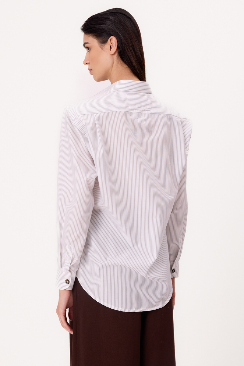 WHITE REGULAR SHIRT WITH A DELICATE STRIP WITH DETACHABLE PADS