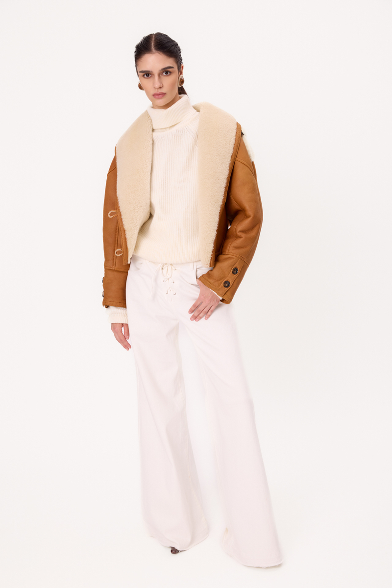 RED NATURAL SHEEPSKIN COAT WITH WHITE FUR, ADJUSTABLE AT THE WAIST