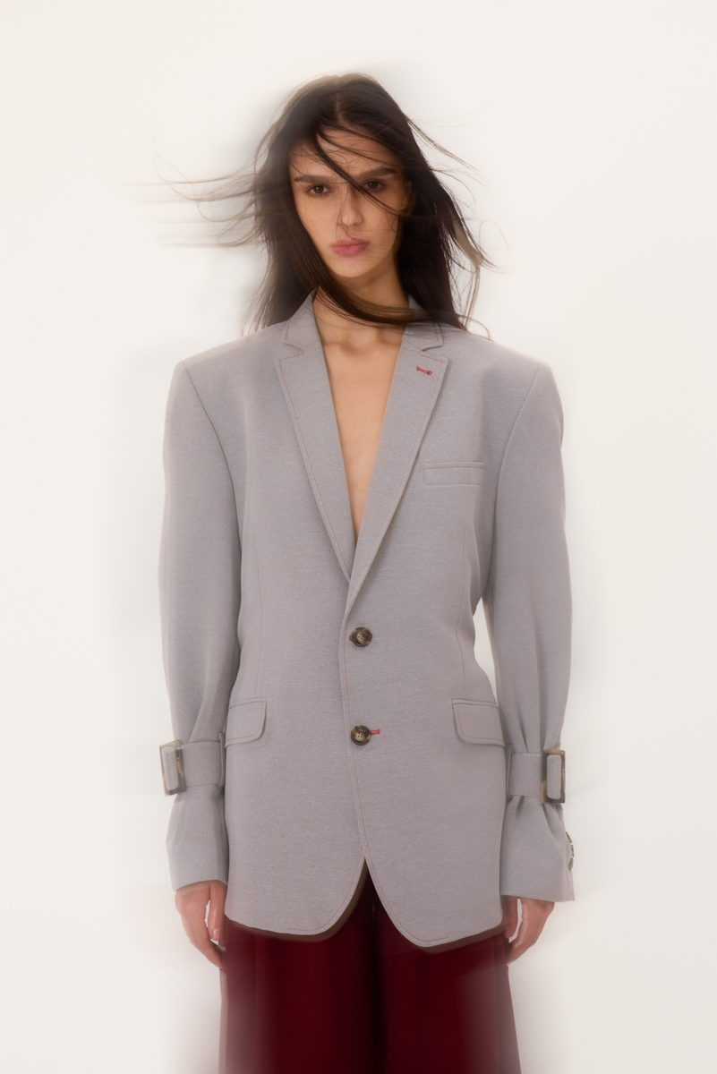 LONG GRAY SMOOTH PETITE JACKET WITH ADJUSTABLE WAIST AND BUCKLES MODEL No6
