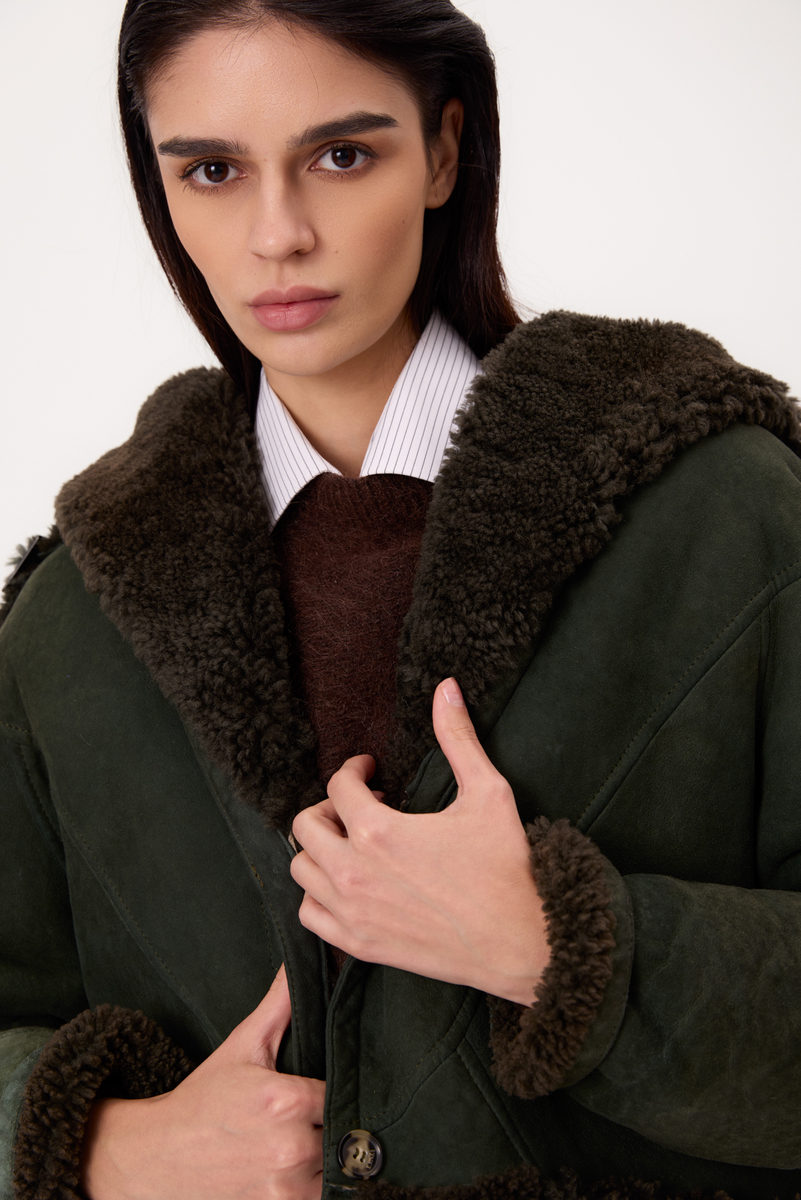 SHORT DARK GREEN NATURAL SHEEPSKIN