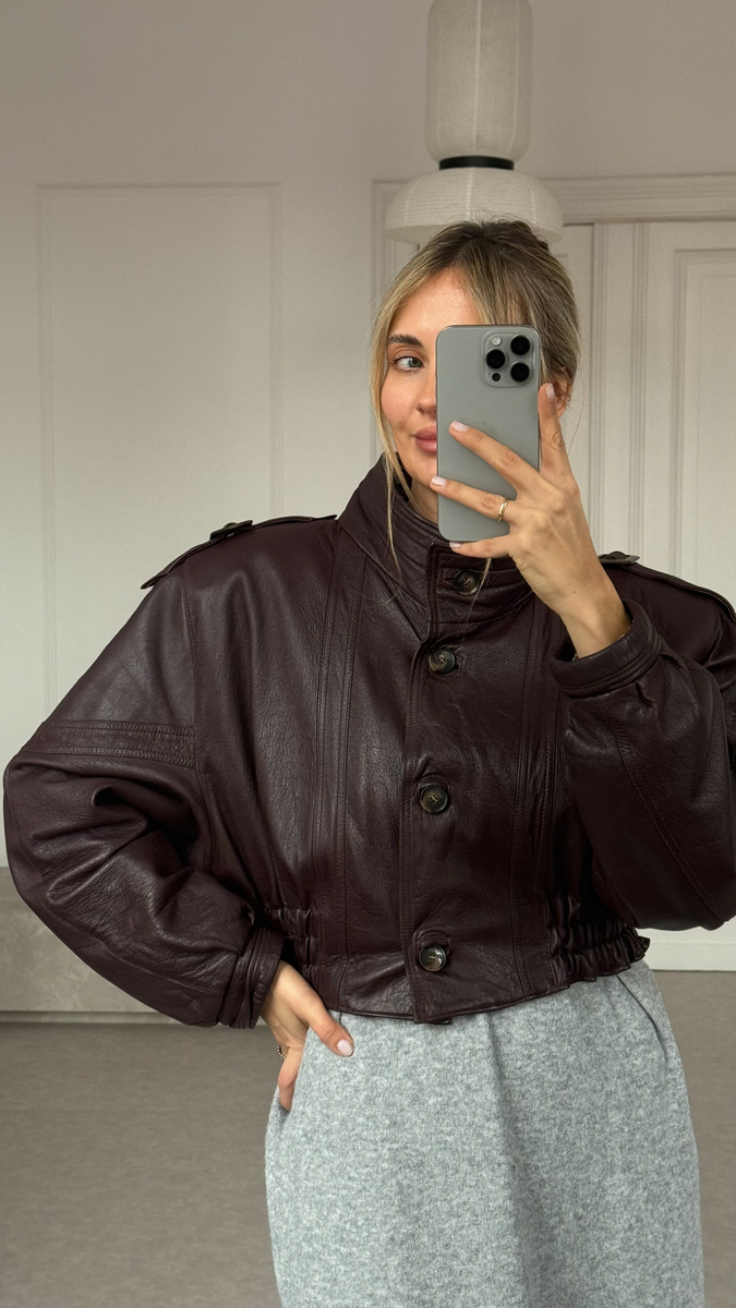 SHORT BROWN FITTED LEATHER JACKET