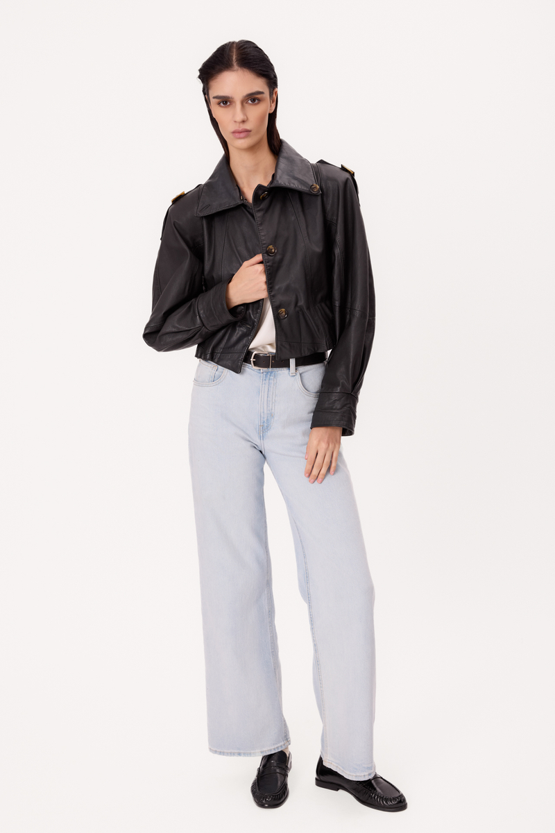SHORT BLACK REGULAR LEATHER FITTED JACKET WITH EPADS