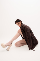 DŁUGA CZEKOLADOWA ZAMSZOWA KURTKA SKÓRZANA NA ZAMEK