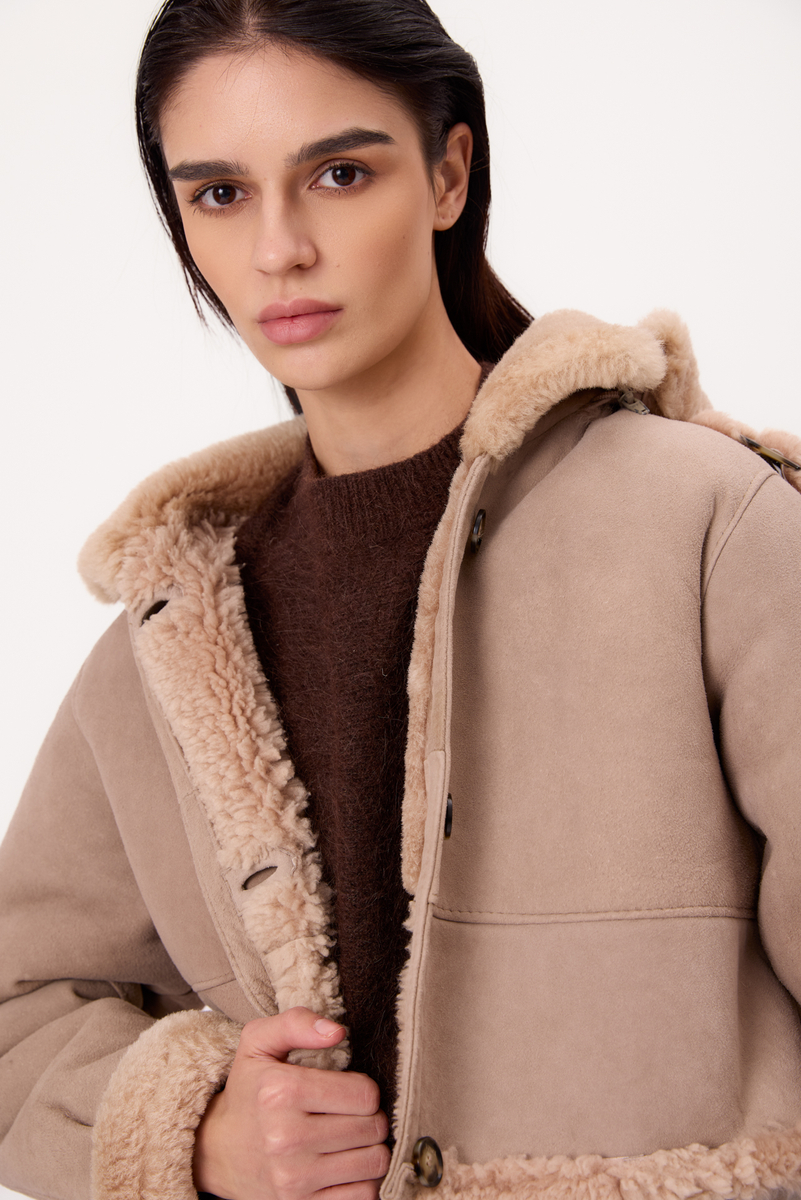 SHORT BEIGE NATURAL SHEEPSKIN COAT WITH HOOD