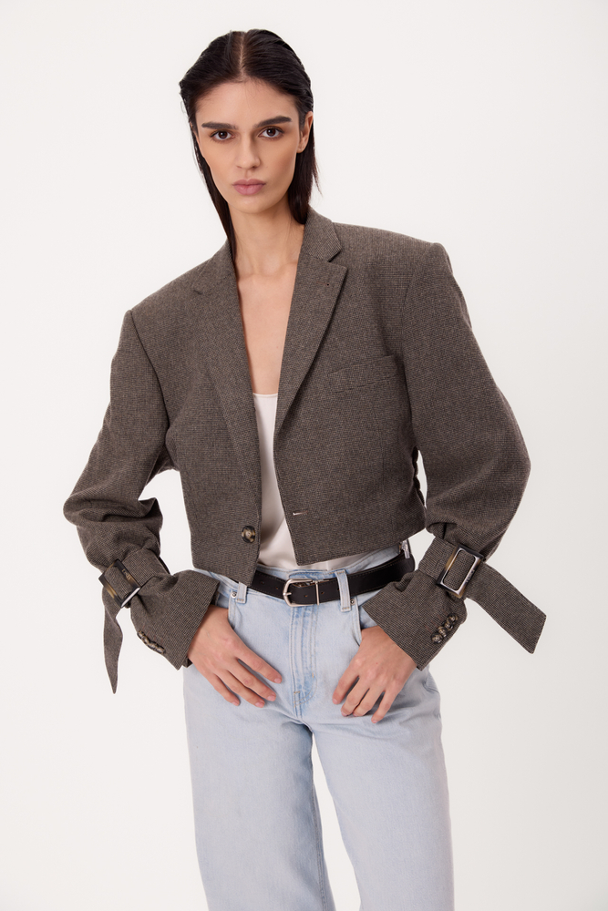 BEŻOWA TALIOWANA MARYNARKA PETITE Z KLAMRAMI MODEL No5