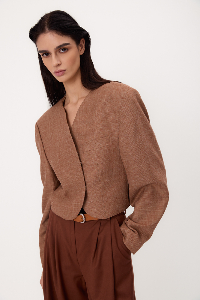 KRÓTKA PROSTA BEŻOWA MARYNARKA PETITE MODEL No9