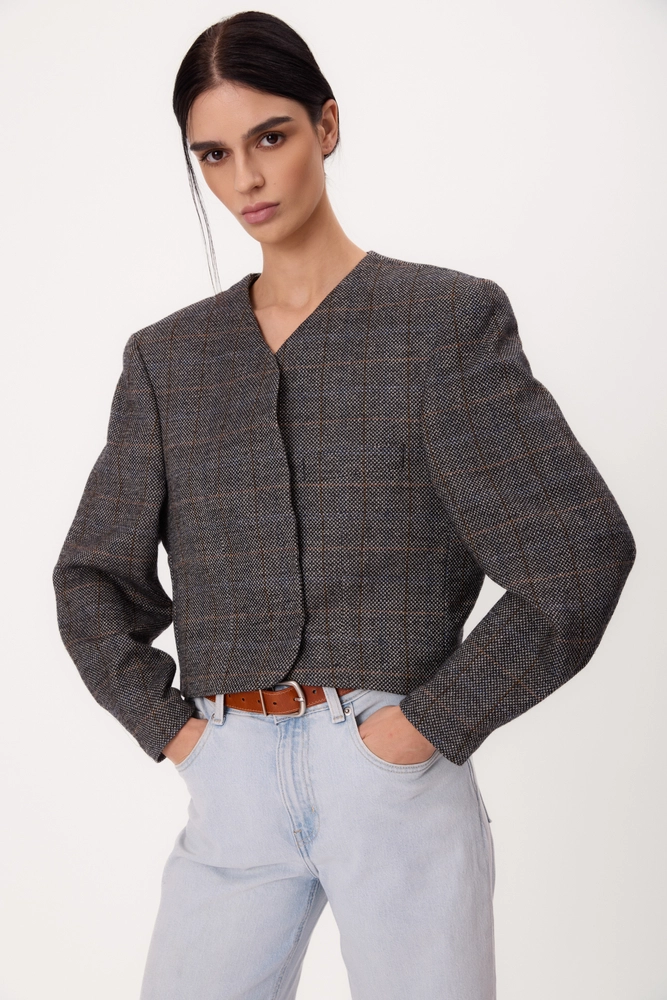 KRÓTKA PROSTA SZARA MARYNARKA PETITE W NIEBIESKĄ KRATĘ MODEL No9
